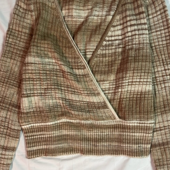 AEO Cropped Sweater size L - Picture 3 of 4